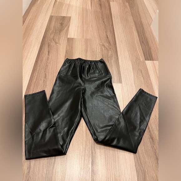 Aritzia Wilfred Daria Faux Leather - XXS - Picture 7 of 9